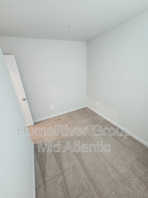 Building Photo - 203 Bowline Dr