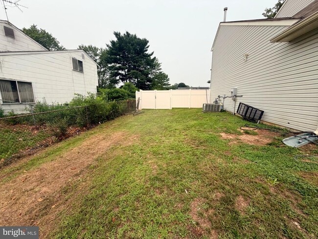 Building Photo - 12 Peachton Ln
