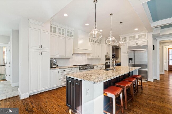 Building Photo - 1604 Colonial Ln