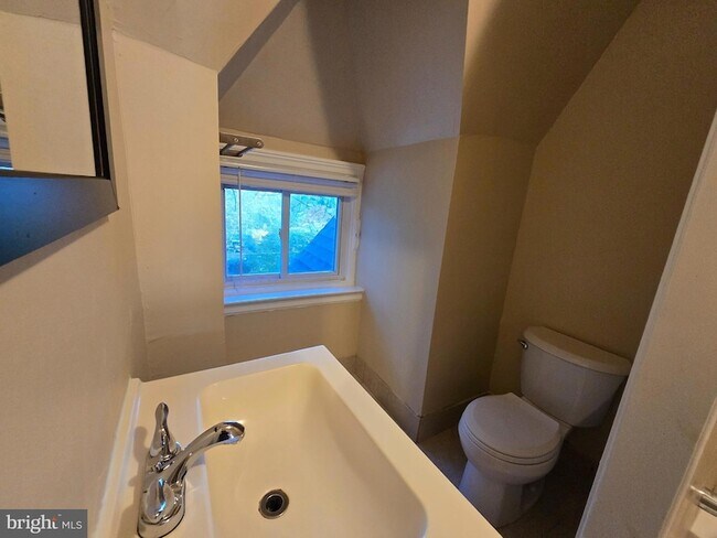 Building Photo - 133 E Mt Airy Ave