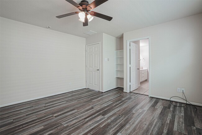 Building Photo - 3050 Thicket Path Way
