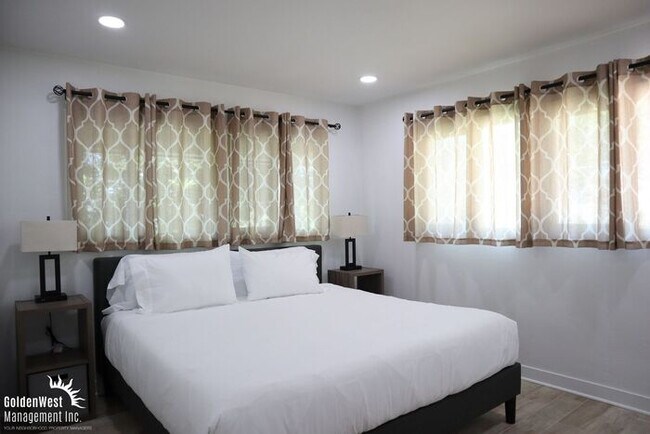 Building Photo - Charming 3Bdm 2Ba Home in the Heart of San...