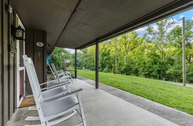 Building Photo - 3626 Pittman Center Rd