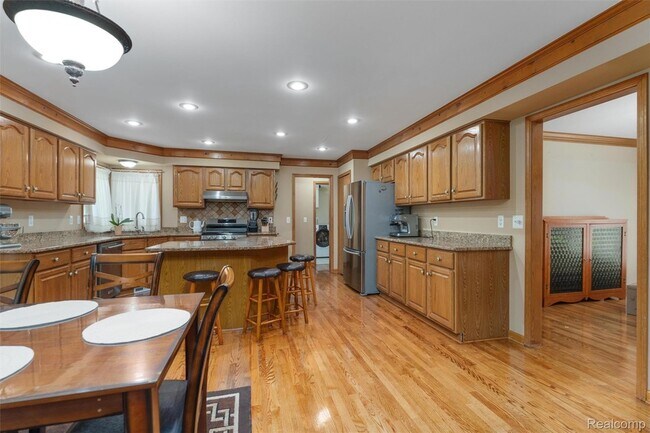 Building Photo - 47105 Liberty Bell Rd E
