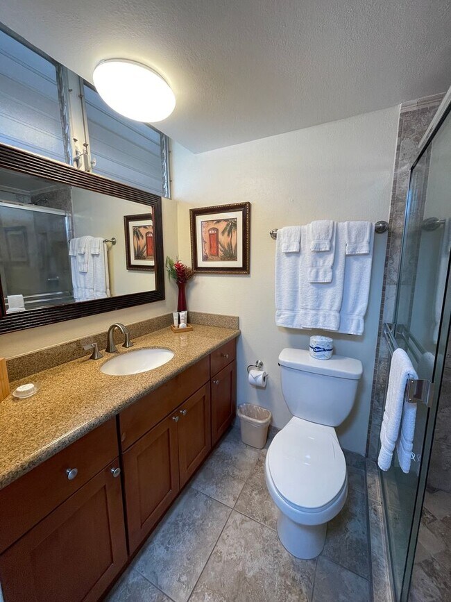 Building Photo - Royal Kahana Studio Apartment