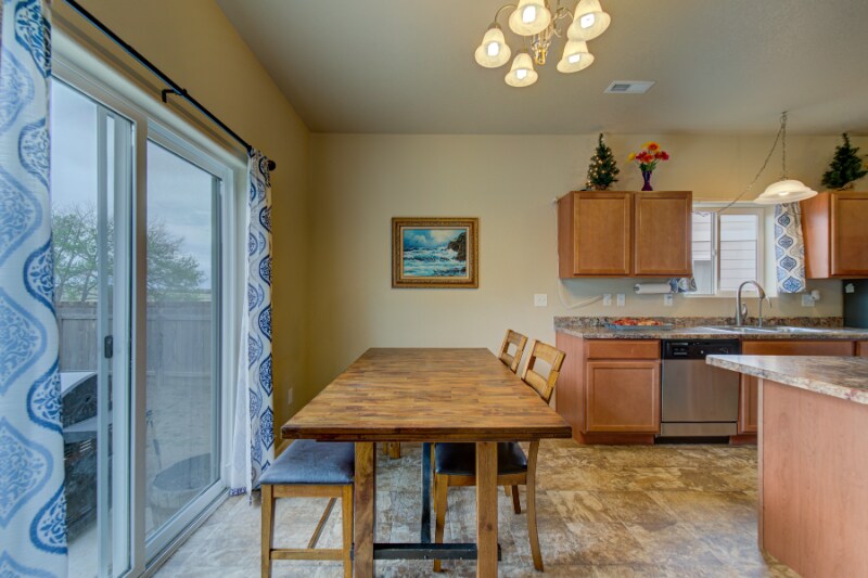 Building Photo - 9711 Desert Lily Cir
