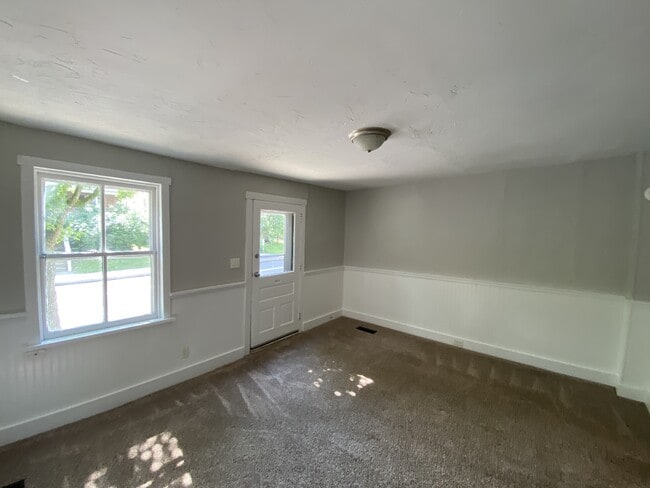 Building Photo - 229 S Washington St