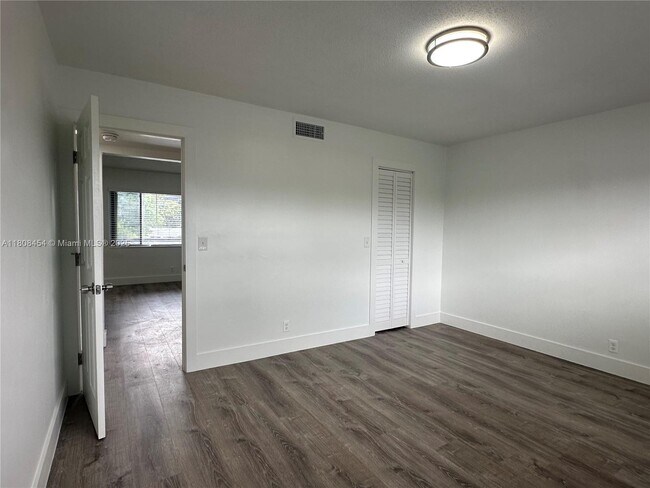 Building Photo - 2401 NW 9th Ave