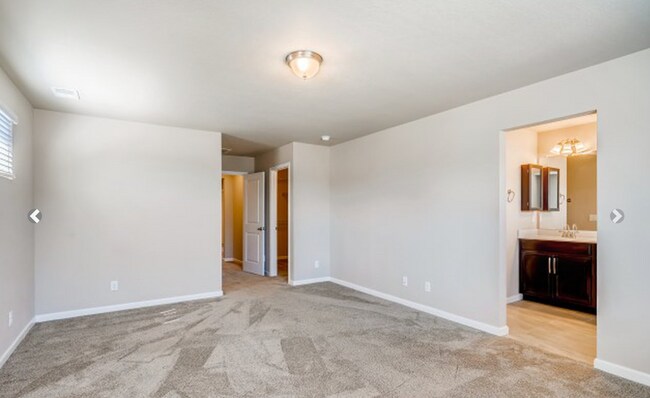 Building Photo - LOVELY 4-BEDROOM TOWNHOUSE IN WALKABLE SW LONGMONT NEIGHBORHOOD
