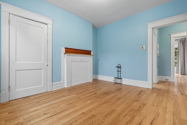 Building Photo - Historic 5-bedroom Home in Squirrel Hill