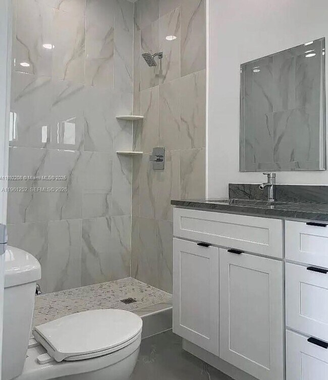 Building Photo - 655 NW 24th Ave