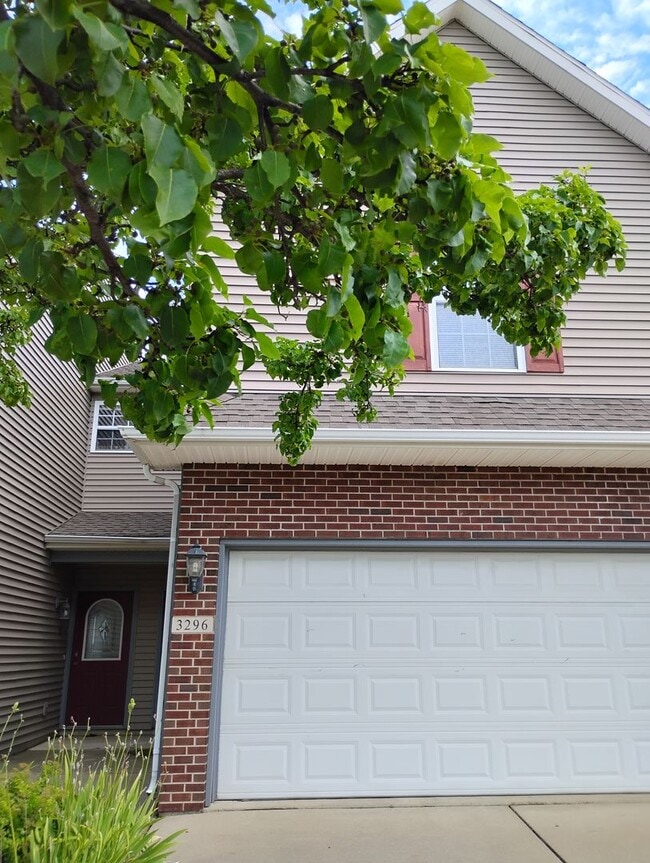 Building Photo - 3296 Hopkins Dr