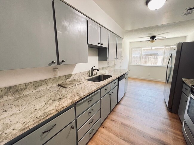 Building Photo - $250 off First Months' Rent!!