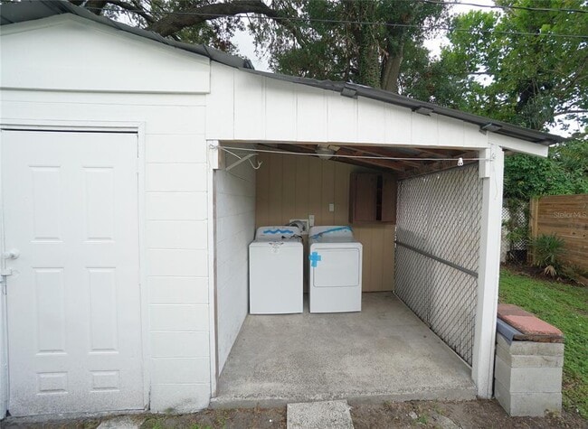 Building Photo - 3106 W La Salle St