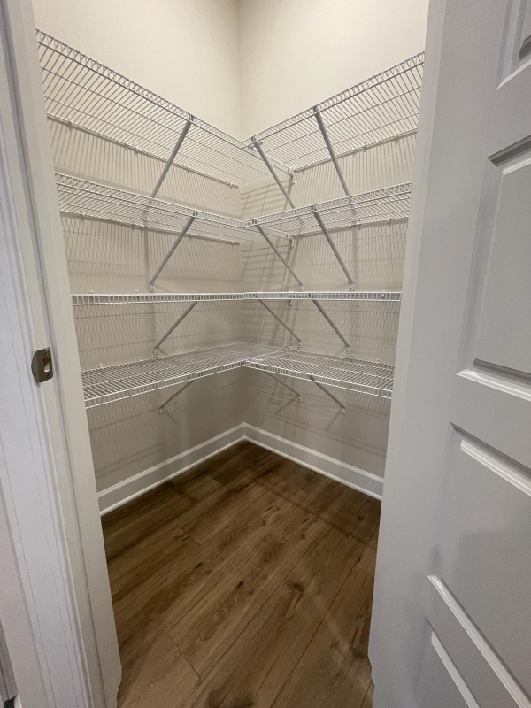 Building Photo - 523 Summit Vw