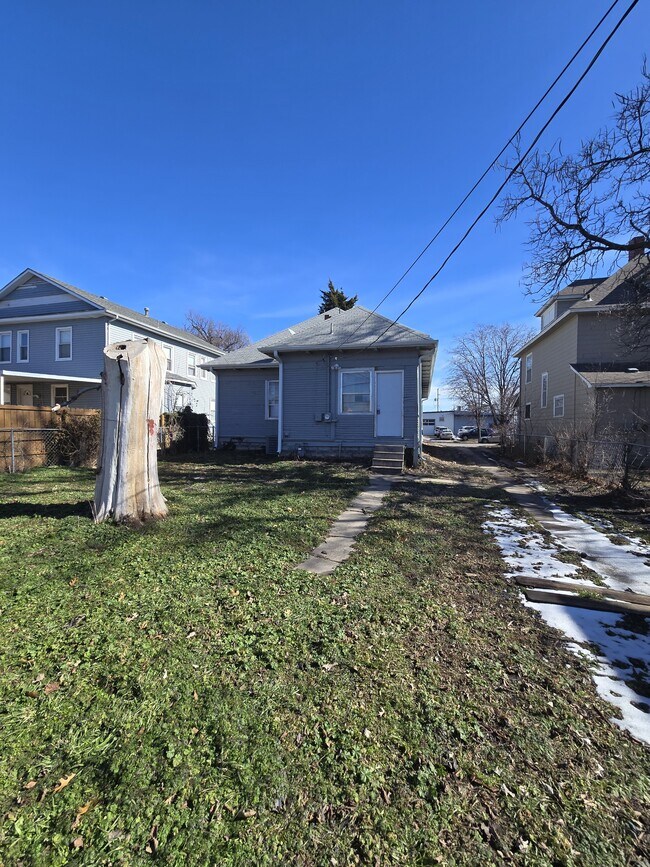 Building Photo - 305 N Pennsylvania Ave