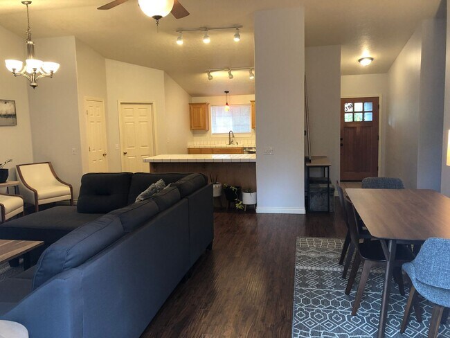 Building Photo - 20205 Star Ridge Ct