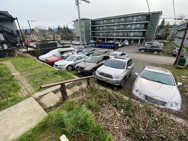 Building Photo - 1020 High St