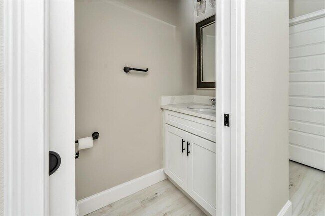 Building Photo - 1011 Johnston Rd SE