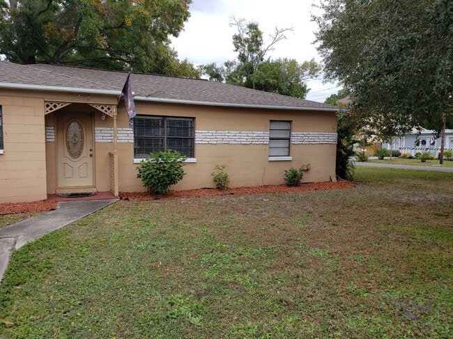 Building Photo - 5412 S Bernie St