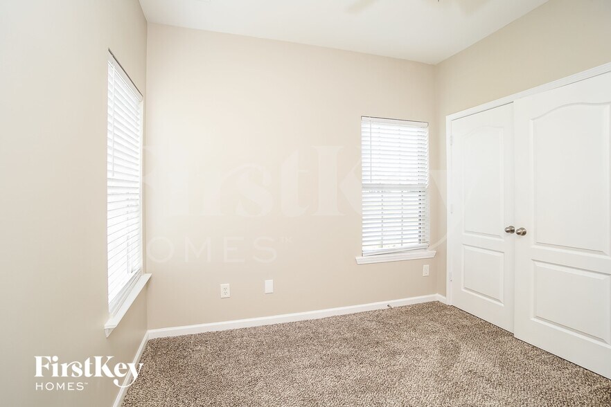 Building Photo - 23 Hamilton Blvd NW