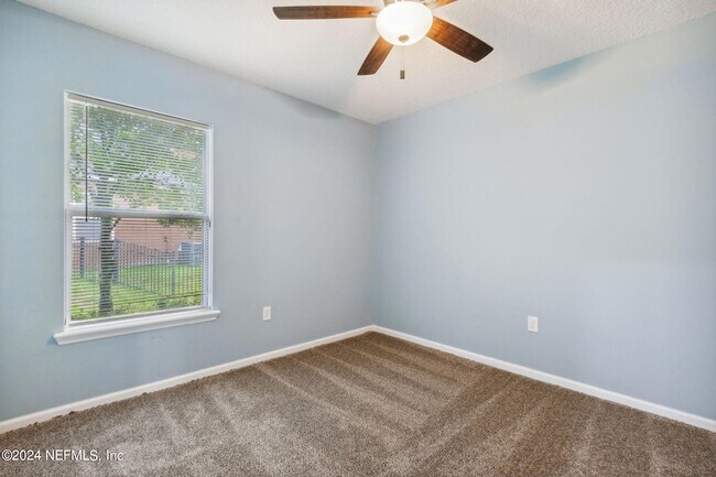 Building Photo - 4619 Pine Lake Dr