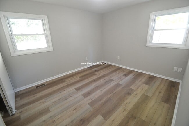 Building Photo - Completely refinished 3 bedroom house in C...
