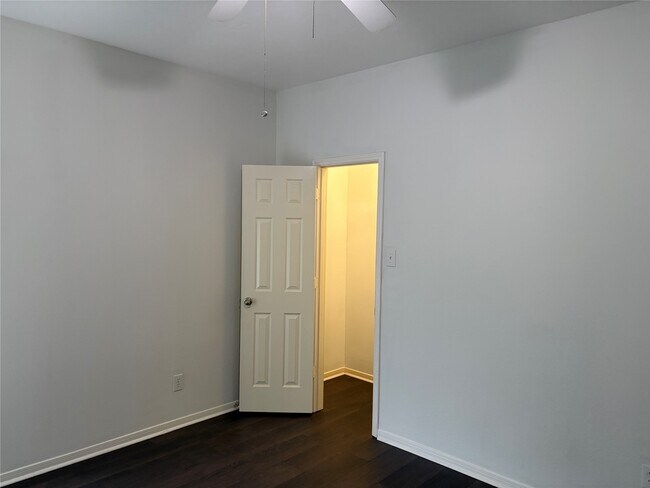 Building Photo - 410 Sunwood Glen Ln