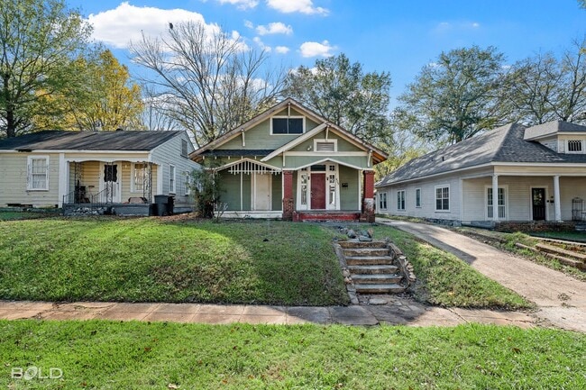 Building Photo - 3 Bedroom 1 Bath