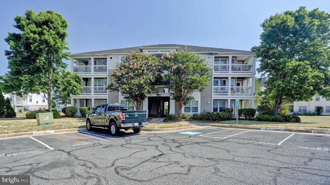 Building Photo - 8087 Lacy Dr