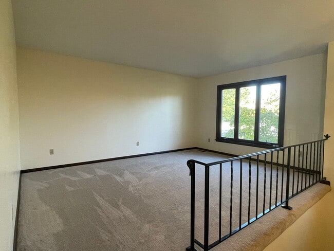 Building Photo - Baker Woods Home!