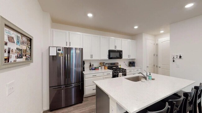 Building Photo - 6060 N Netherland Ct