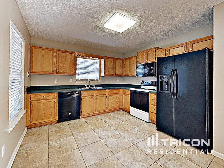 Building Photo - 4303 Hanging Moss Dr