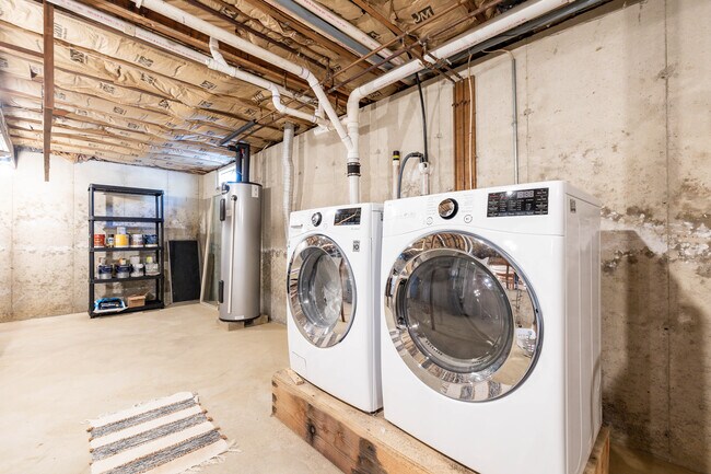 Building Photo - 9 Belshyre Ct