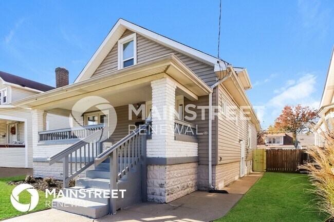 Building Photo - 308 S 41st St