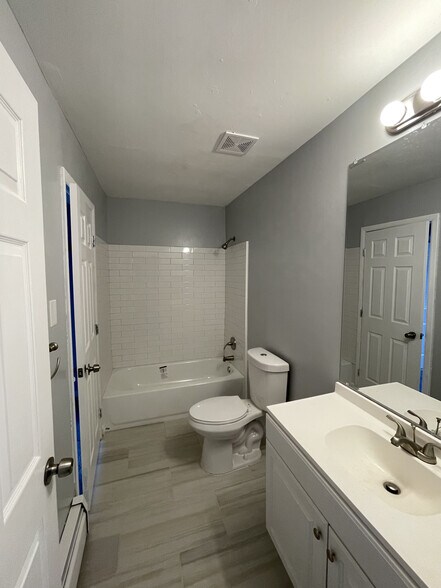 Building Photo - 2205 Walnut Ridge Est