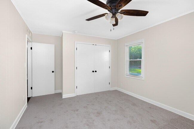 Building Photo - 153 Seven Pines