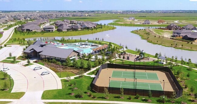 Building Photo - 2819 Orange Leaf Dr