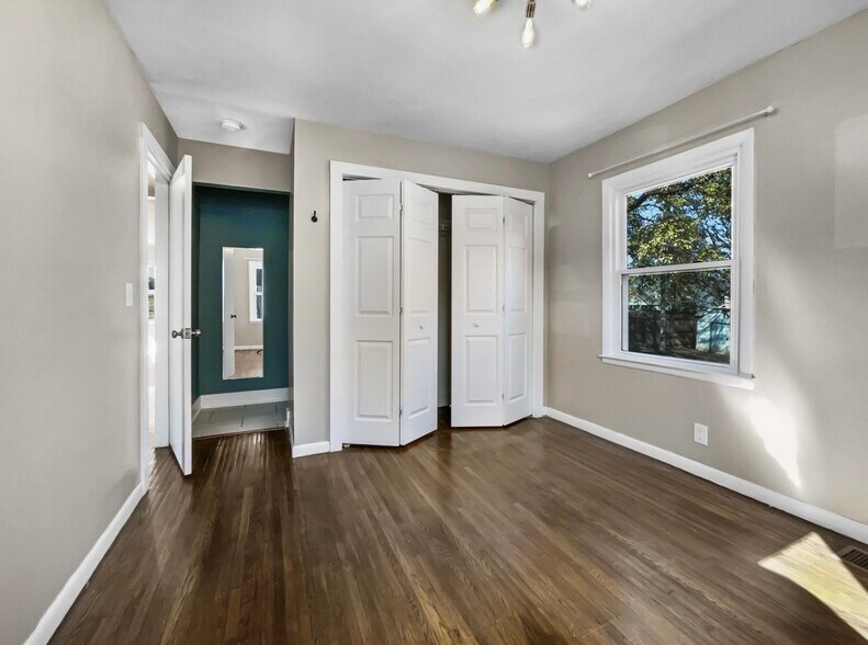 Building Photo - 6402 Frisco Ave