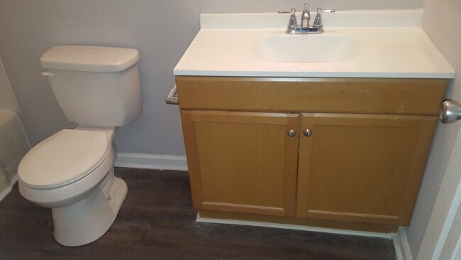 Building Photo - 3 Bedroom Brick Ranch in NW Charlotte