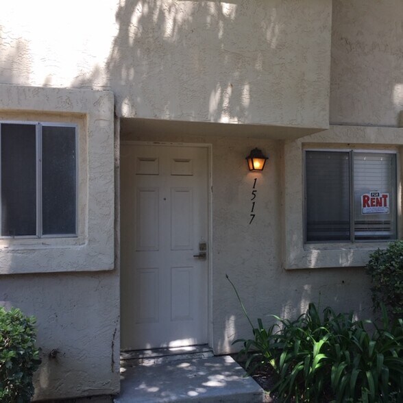 Exterior Entry - 1517 Grandon Ave