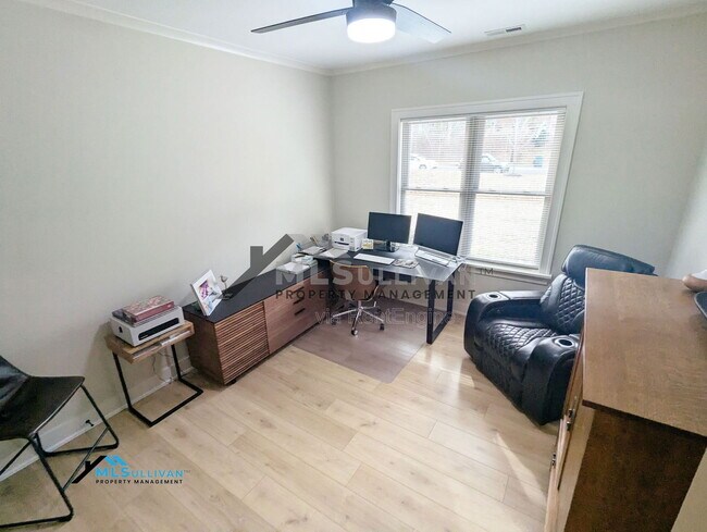 Building Photo - 2975 Carolyn Dr