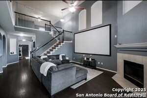 Building Photo - 8252 Breezy Cv