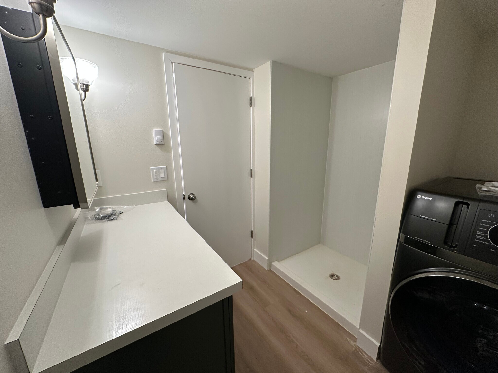 Building Photo - 2412 Columbia St SW