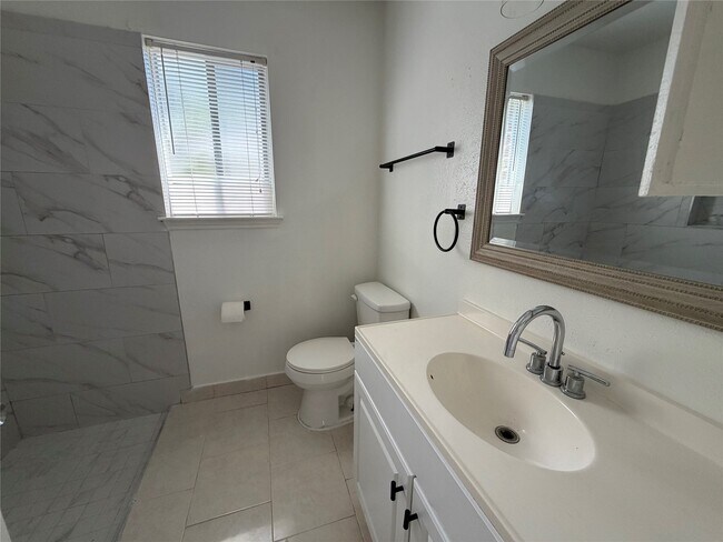 Building Photo - 14407 Locke Ln