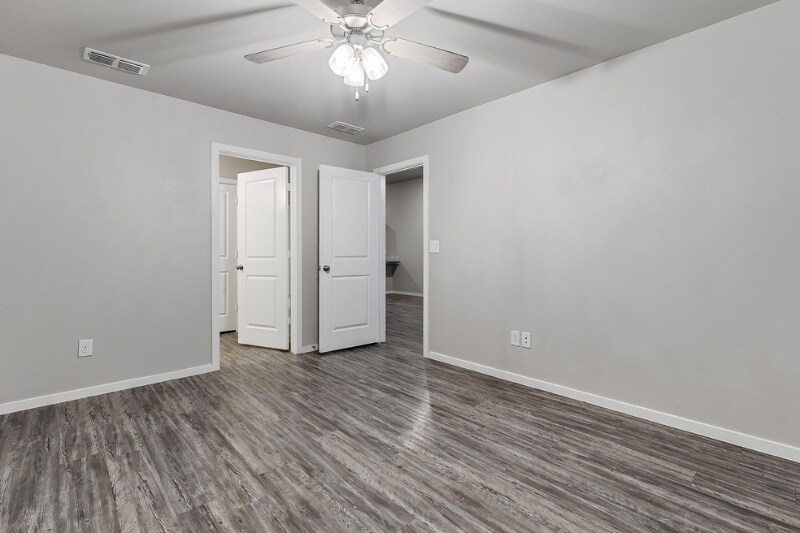 Building Photo - 2120 N Avenue J