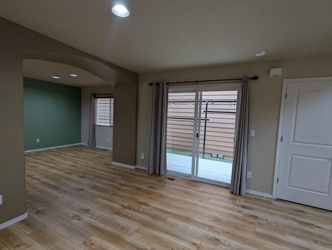 Building Photo - 20565 Sun Meadow Way