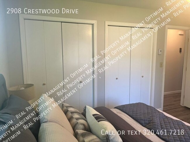 Building Photo - 2908 Crestwood Dr NE