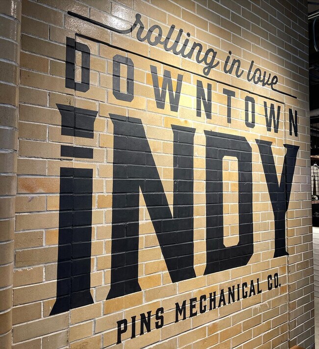 Building Photo - 747 N College Ave