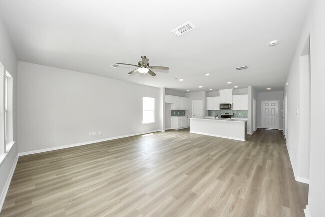 Building Photo - 638 Stovall Dr